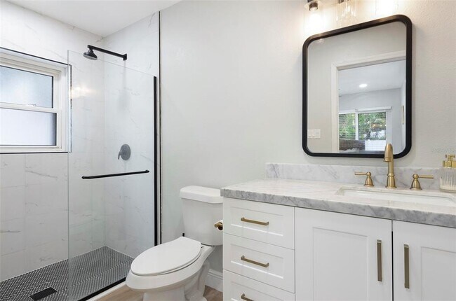 Building Photo - 5840 Dartmouth Ave N