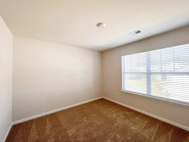 Building Photo - 127 Poplarville Dr