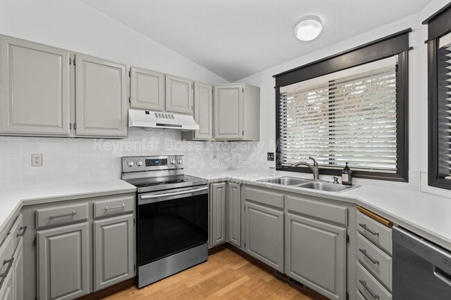 Building Photo - 2698 E Bergeson St