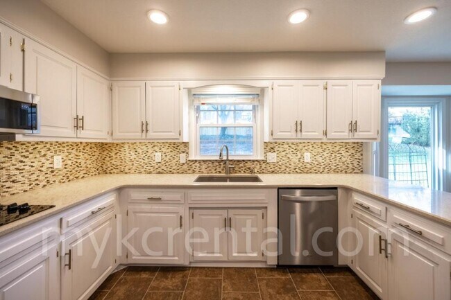 Building Photo - 12012 Ensley Ln