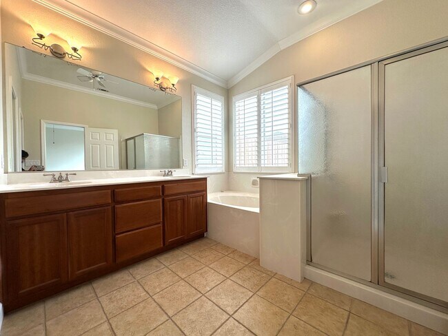 Building Photo - Beautiful 3-bedroom home in the heart of Manteca