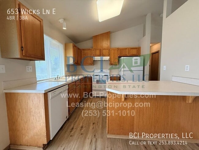 Building Photo - 653 Wicks Ln E