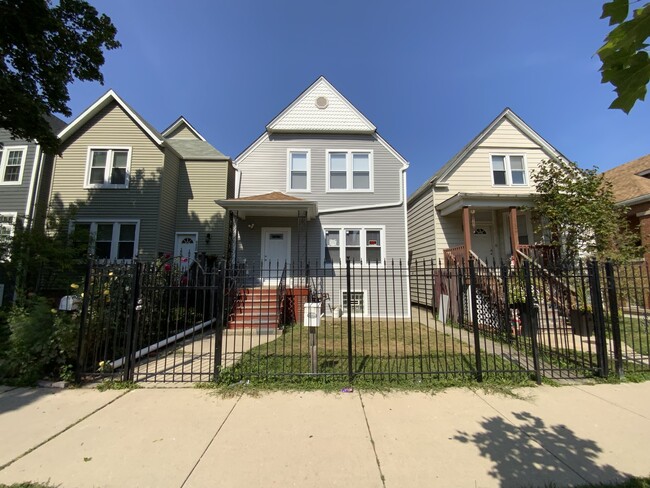 Primary Photo - 3426 W Melrose St