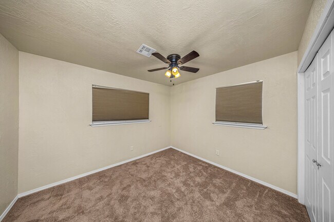 Building Photo - 1702 NW 45th St