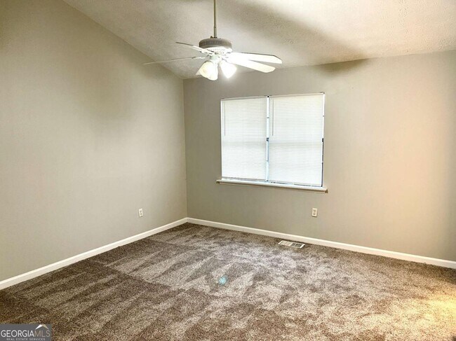 Building Photo - 616 Woodknoll Ct