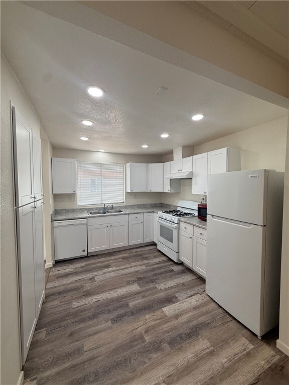 Building Photo - 2995 E Ames Ave