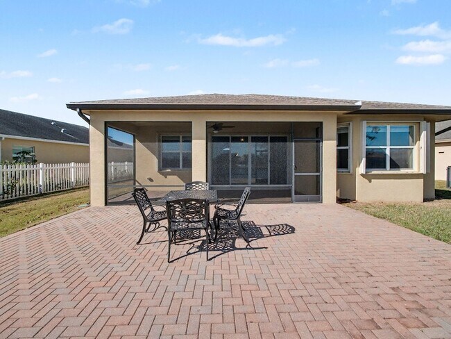 Building Photo - 12115 SW Bennington Cir