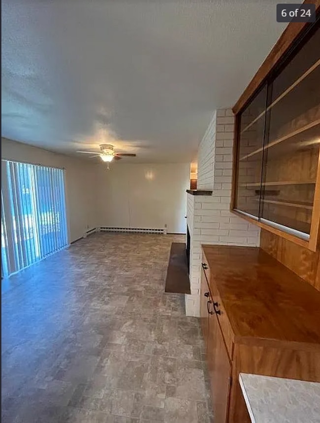 Building Photo - 3-Bed 2-bathroom Home