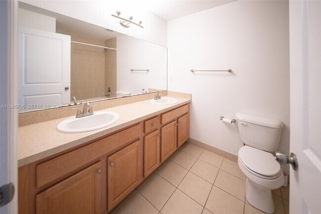 Building Photo - 470 NE 194th Terrace