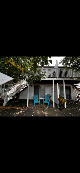 Building Photo - 124 Wellington Ct