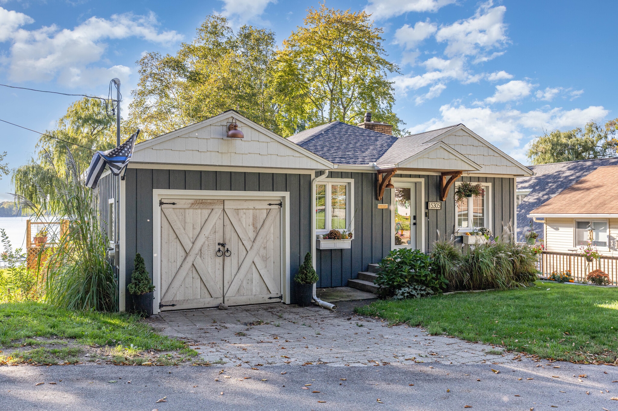 Building Photo - 15305 Silver Beach Dr