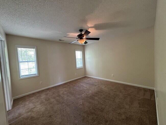 Building Photo - 133 Glenwood Dr