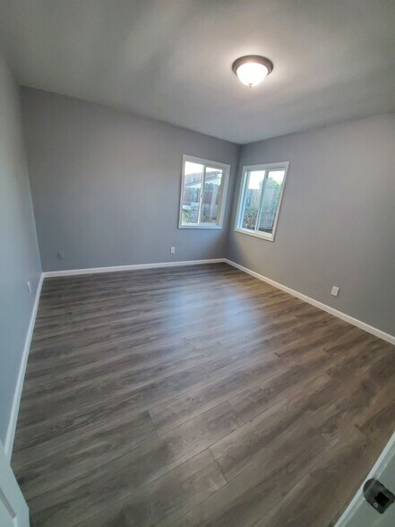 Building Photo - 15012 Eastwood Ave