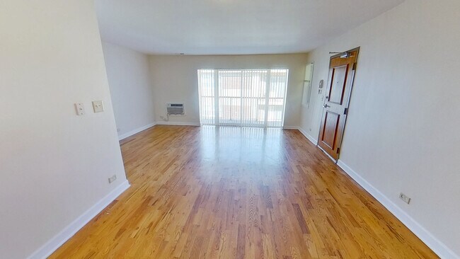Floorplan - 14036-50 Tracy Ave