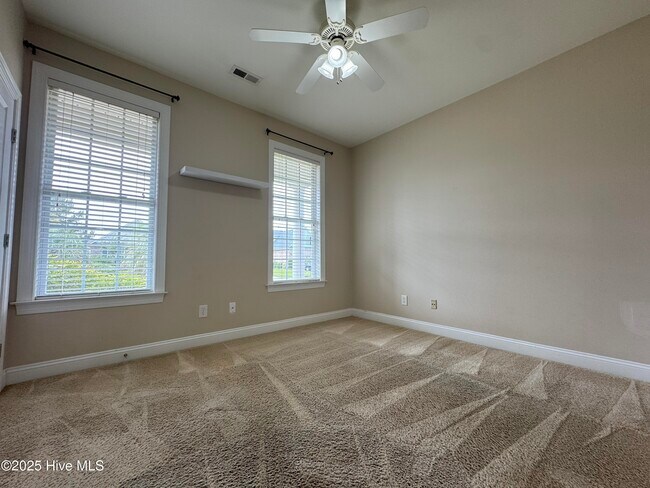 Building Photo - 1011 Ginger Lily Way
