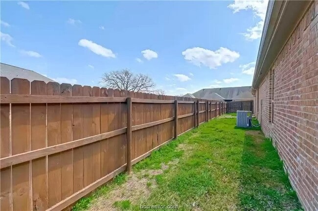 Building Photo - 3513 Haverford Rd