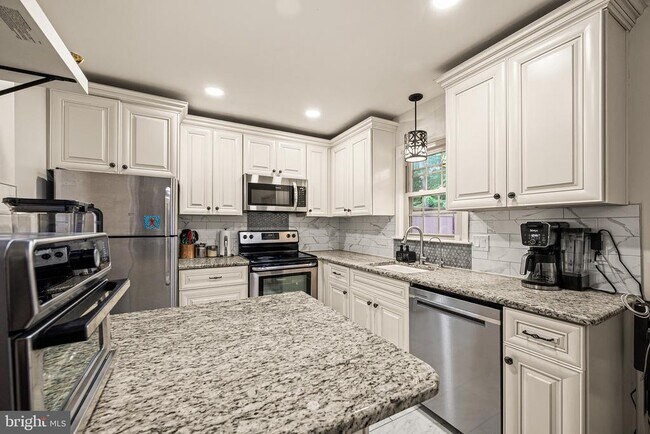 Building Photo - 705 Shippen Dr