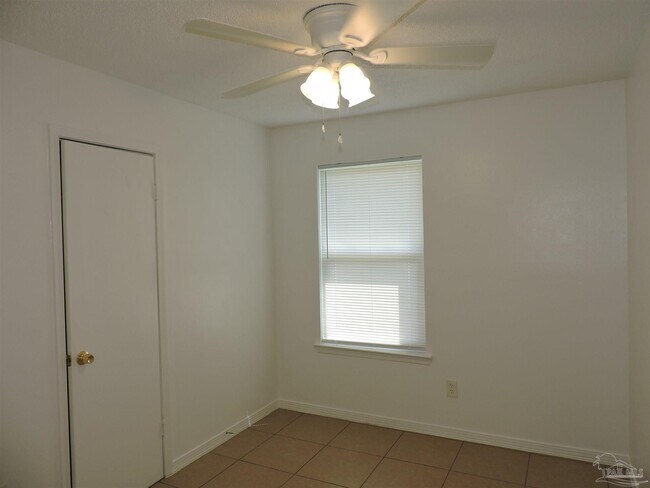 Building Photo - 6611 Bellview Pines Pl