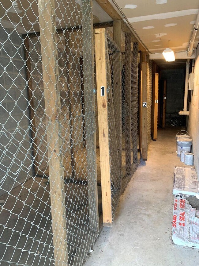 Building Photo - 253 College Ave