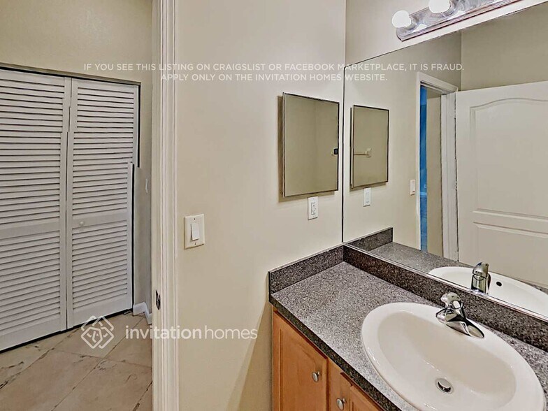Building Photo - 276 Berenger Walk
