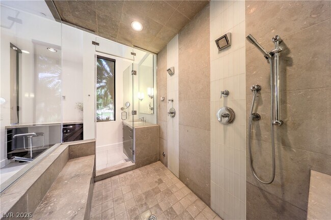 Building Photo - 1501 Foothills Village Dr