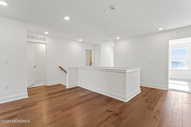 Building Photo - 306 Pilot St