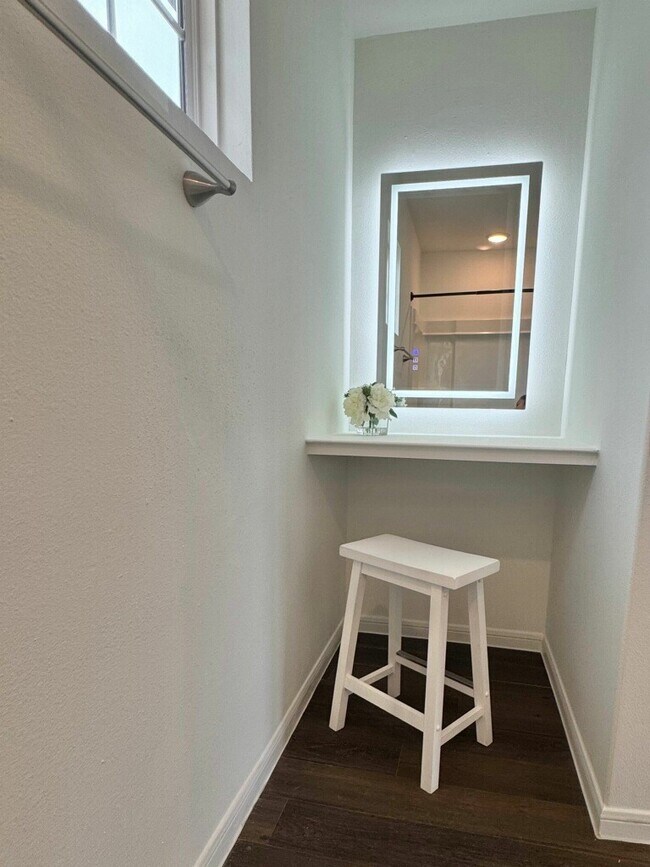 Building Photo - 21510 Austell Pond Dr