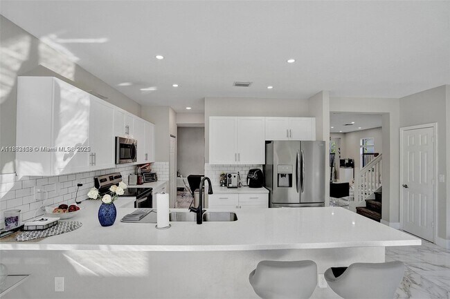 Building Photo - 268 NE 210th Way