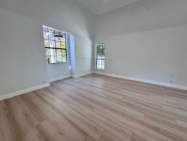 Building Photo - Beautifully remodeled 4 bedroom house in prime Woodland Hills Neighborhood
