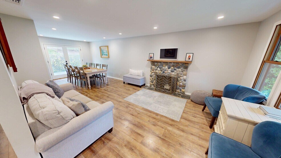 Building Photo - 30621 Sandtrap Dr