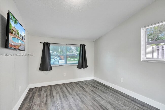 Building Photo - 2281 SW 15th St