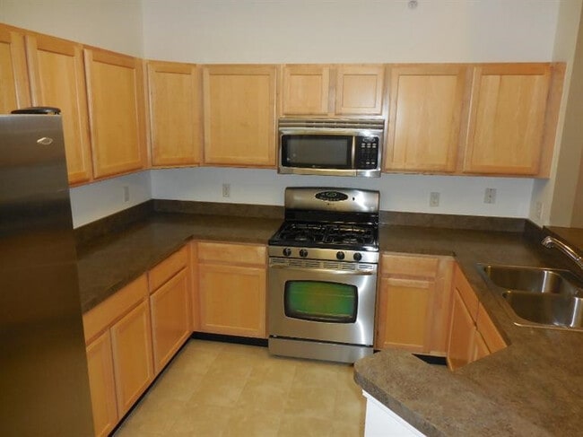 Building Photo - 824 W Summerfield Gln Cir