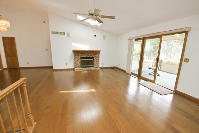 Building Photo - Waterfront Condo in Penn Schools District,...