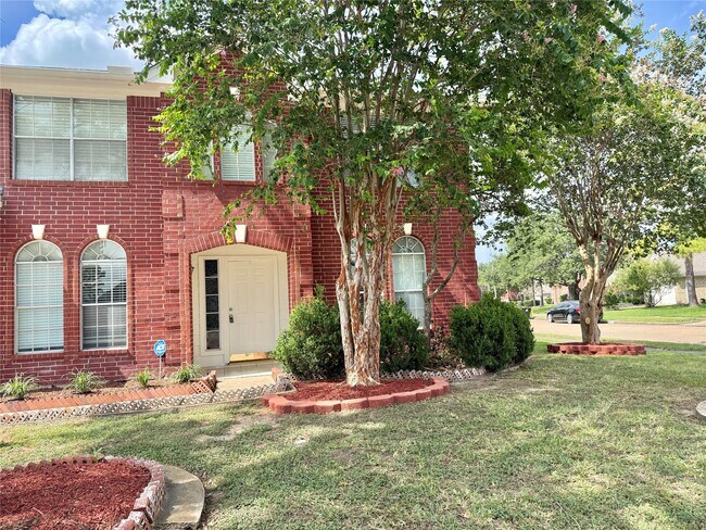 Building Photo - 14802 Bellflora Ct
