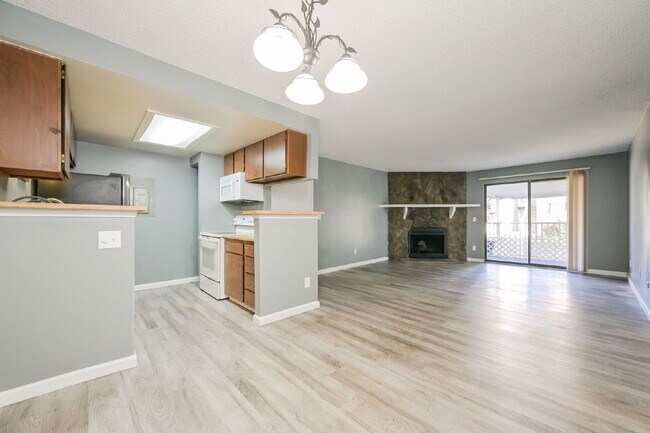 Building Photo - 940 S Walden Way