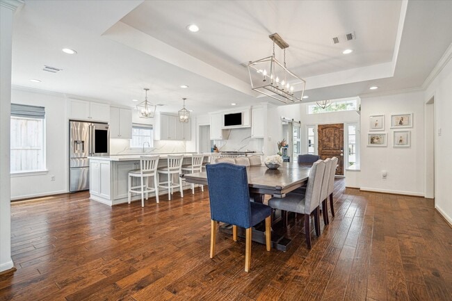 Building Photo - 6249 Olympia Dr