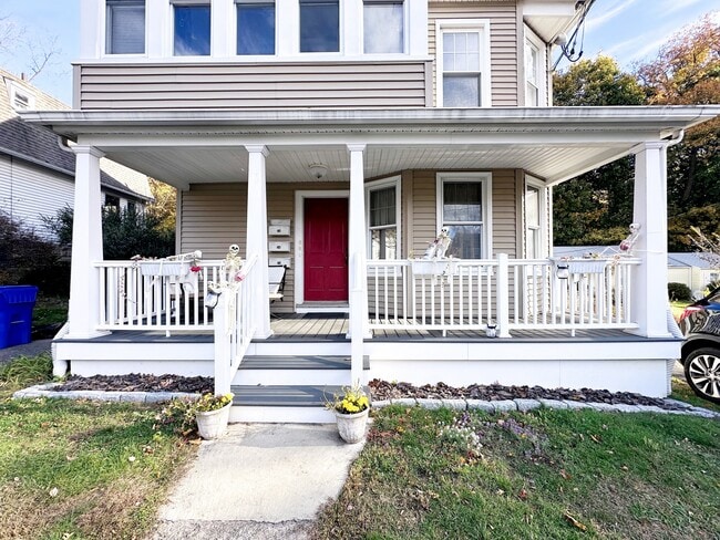 Building Photo - 76 Nichols Ave