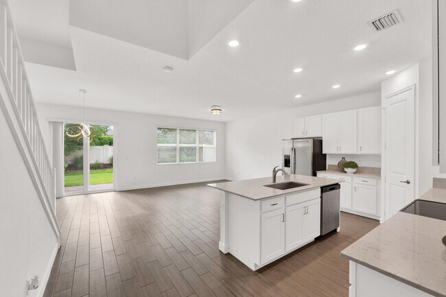 Building Photo - 4989 Navali Dr