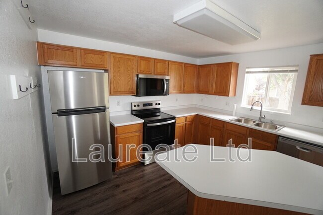 Building Photo - 2462 Kiowa Creek Dr