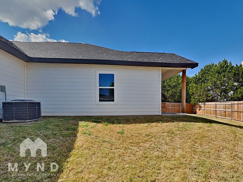 Building Photo - 5621 Van Horn Dr