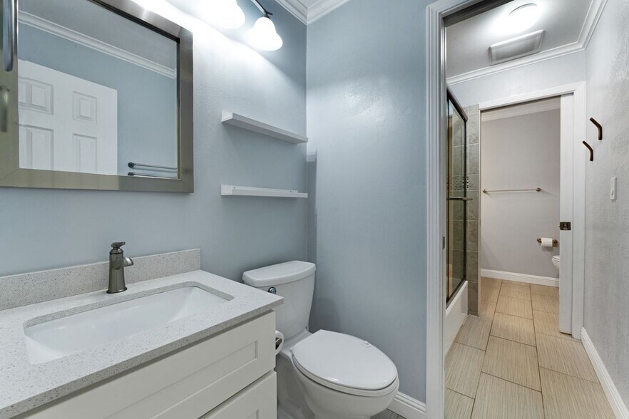 Building Photo - 238 Thistle Cir