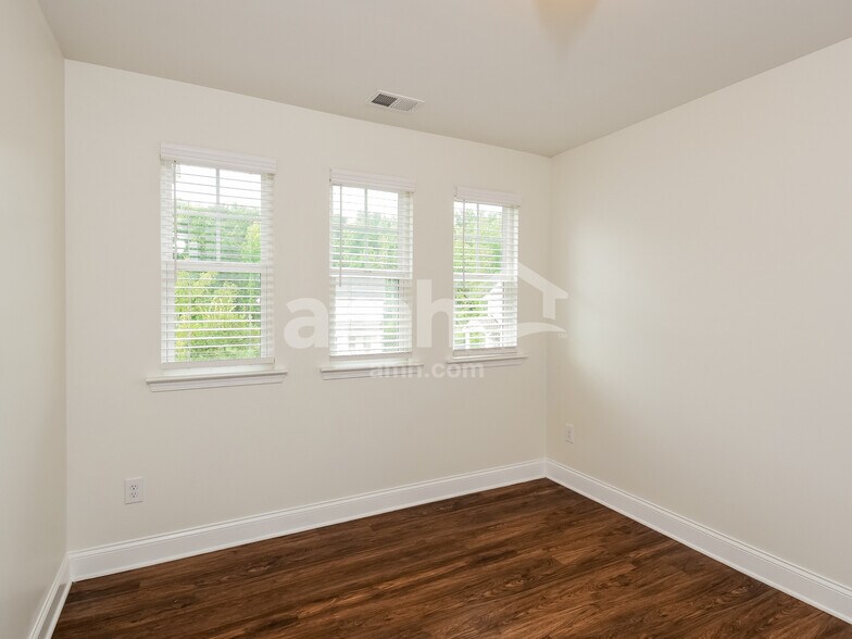 Building Photo - 205 Rivulet Dr