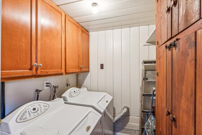 Building Photo - 25008 Ocean View Dr