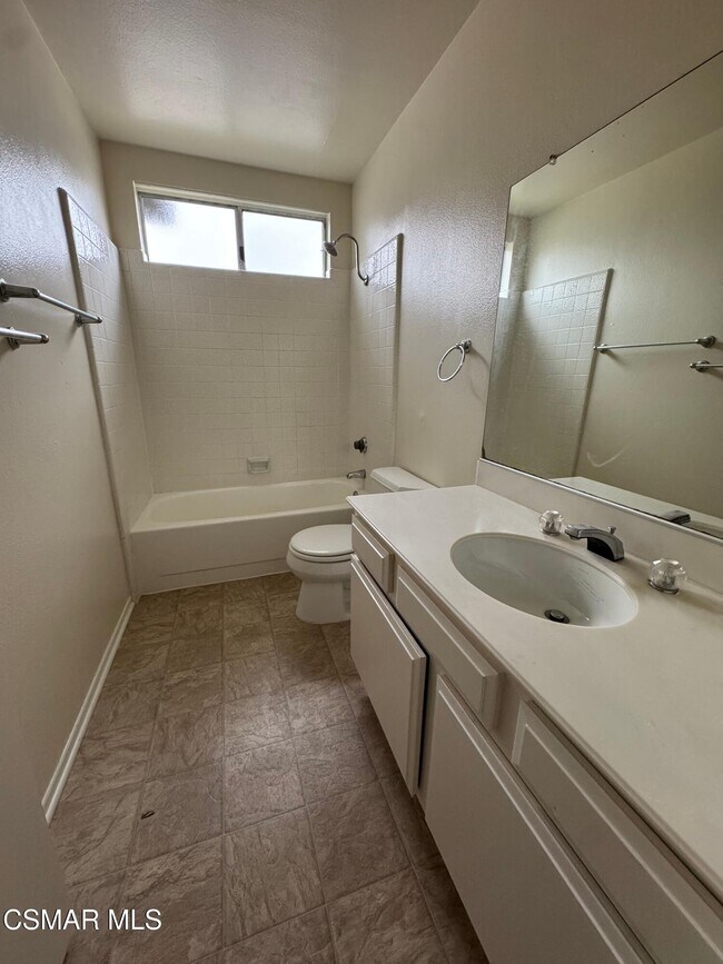 Building Photo - 358 Mooncrest Ct