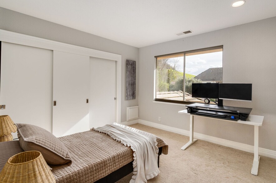 Building Photo - 4257 Golden Oak Ct