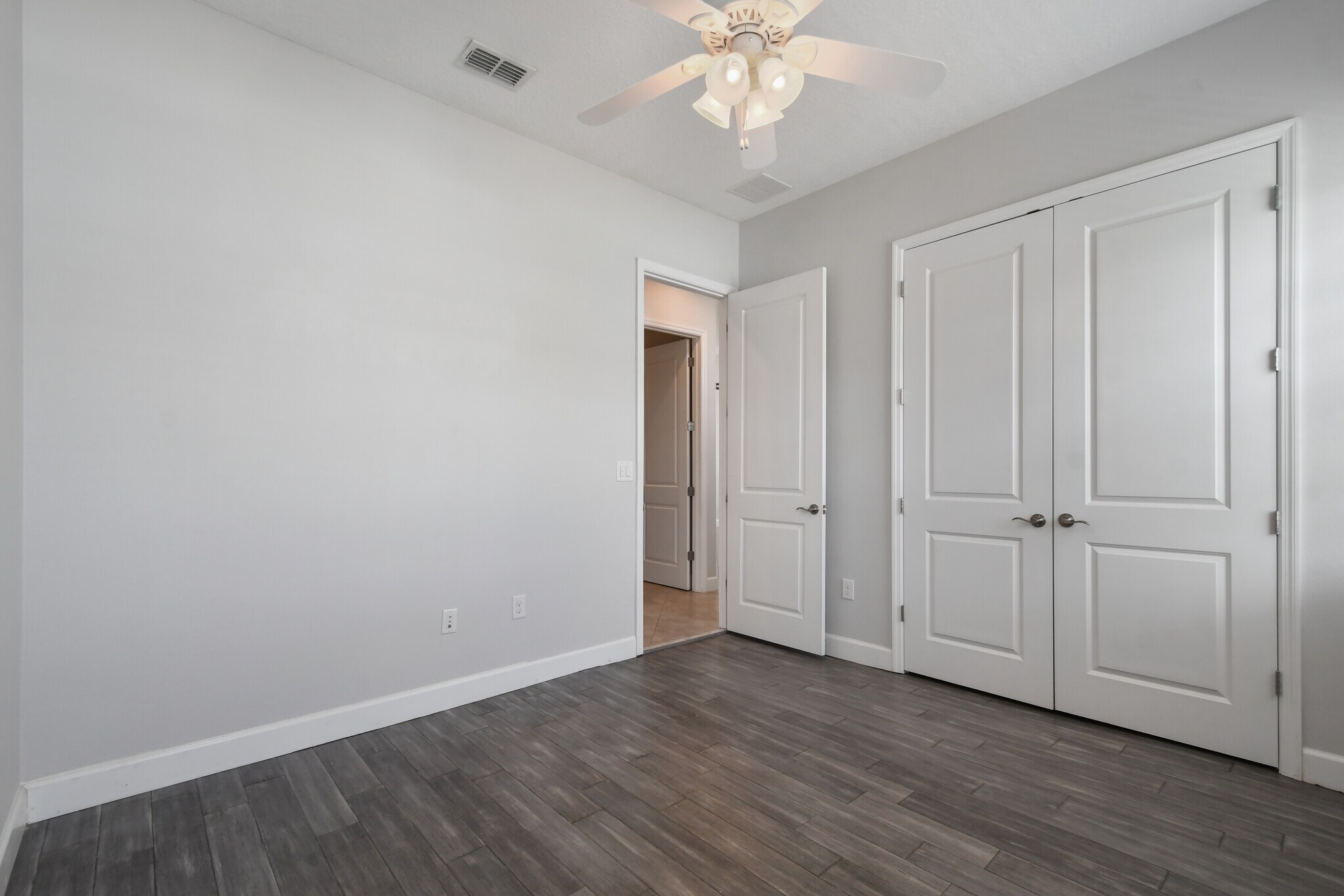 Building Photo - 13787 Benavente Ave