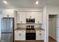 Building Photo - 22 E Rittenhouse St