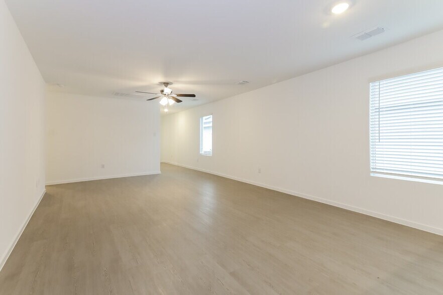 Building Photo - 1028 Calley Pear Trl