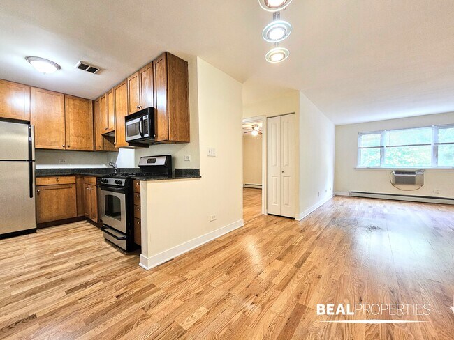 Building Photo - 625 W Wrightwood Ave