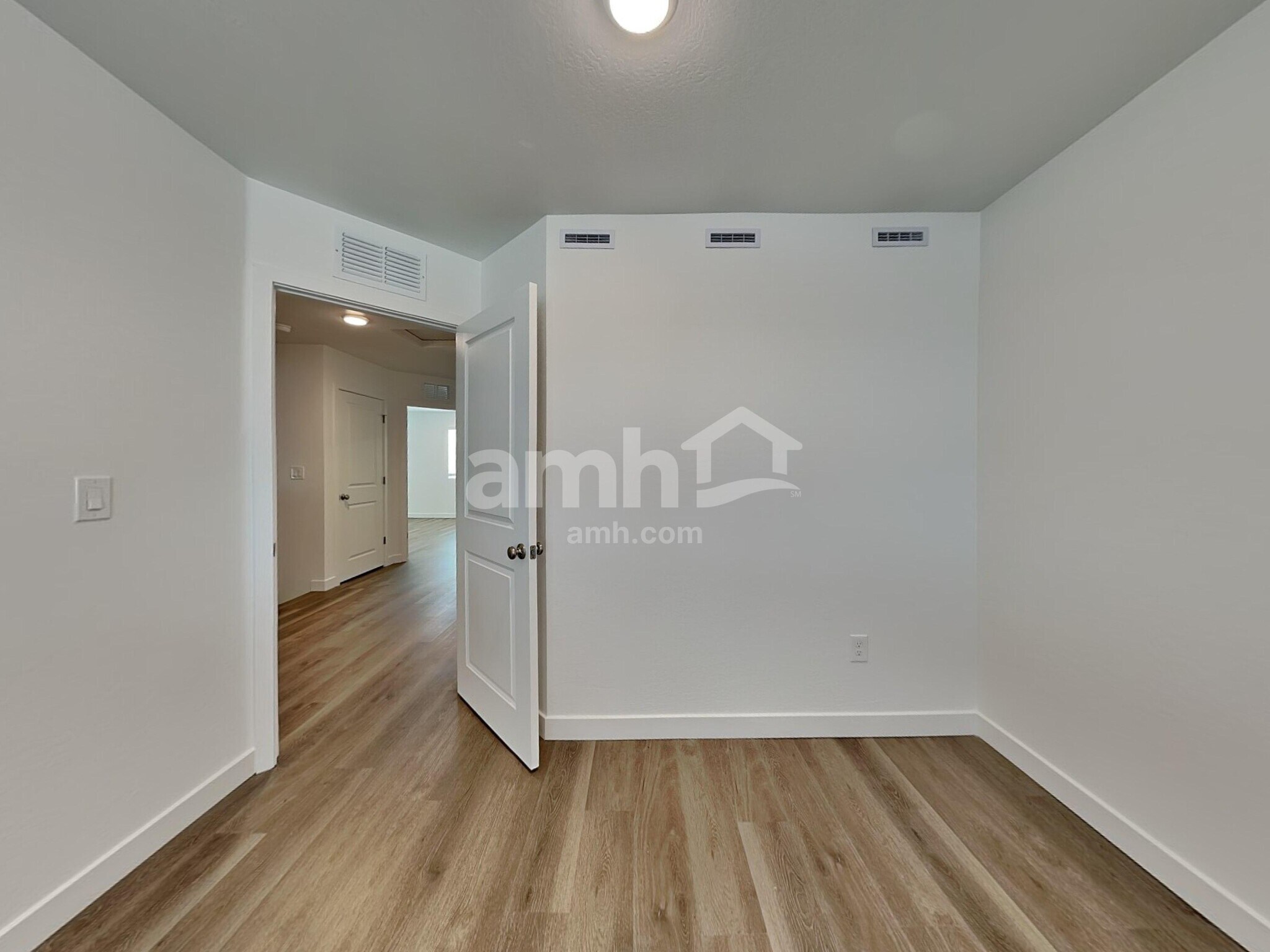 Building Photo - 4511 S 97th Dr